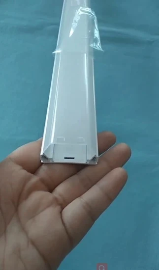 Profil de boîtier de lumière de tube à LED d'extrusion de PC en plastique opale / couverture